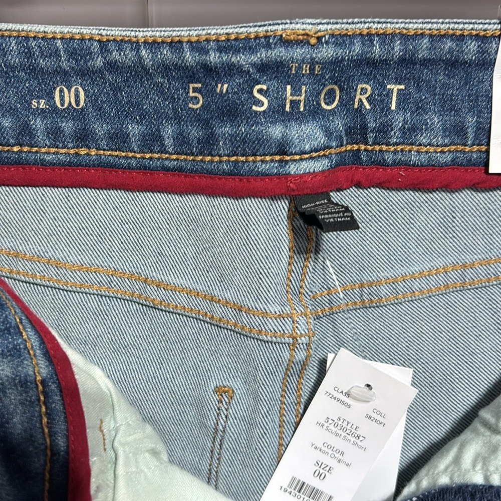 NWT WHBM The Short blue jean shorts - Picture 4 of 6